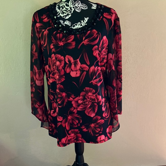 Roz & Ali Tops - ROZ & ALI LG BLACK & RED BEADED BEAUTY WITH SLANT SLEEVES TUNIC